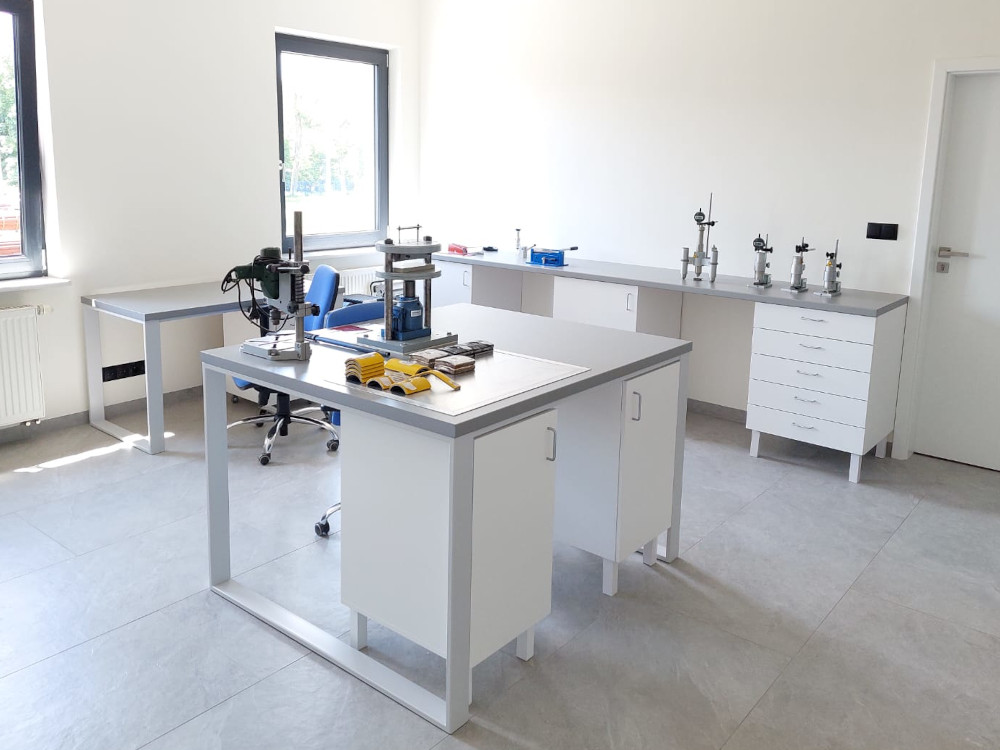 meble laboratyjne