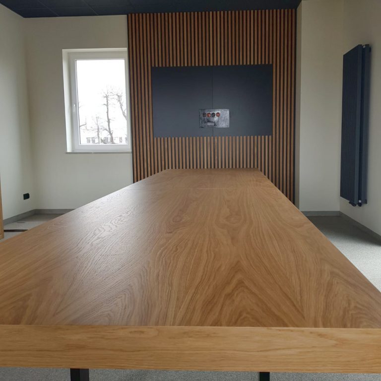 stół konferencyjny na wymiar